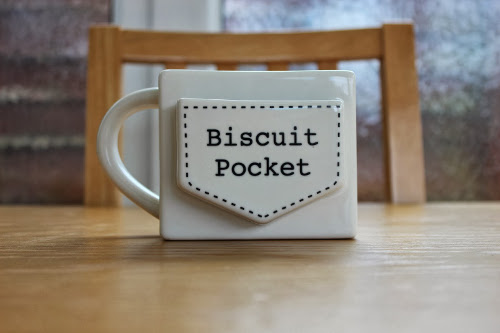 biscuit_pocket