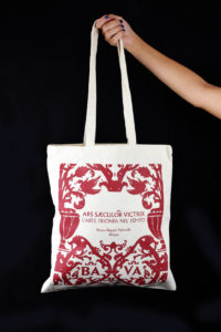 Shopping bag in cotone personalizzata con i motivi presenti all'interno del Museo Bagatti Valsecchi