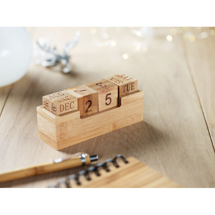 Calendario perpetuo da scrivania in legno