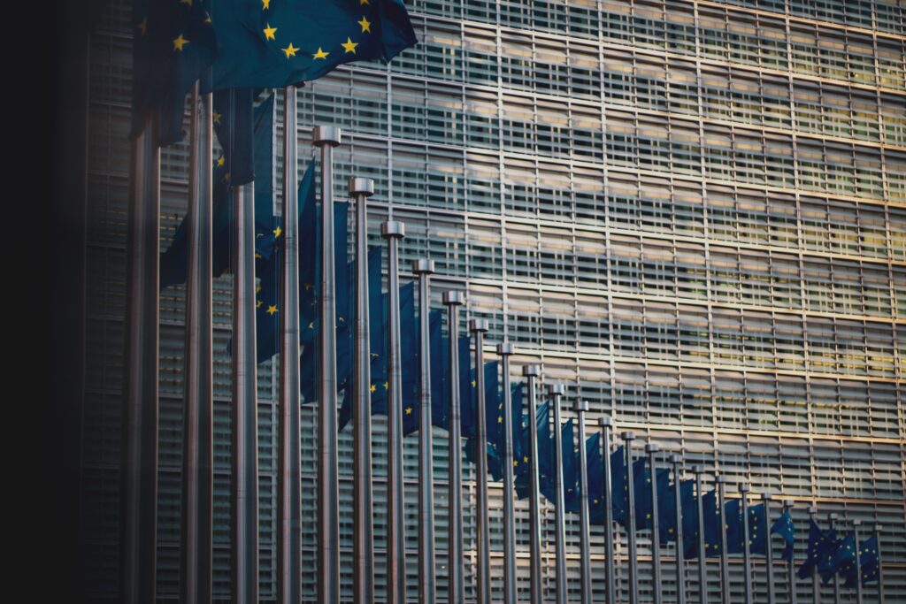 vetrate del parlamento europeo, sede in cui è stato approvato il diritto alla riparazione