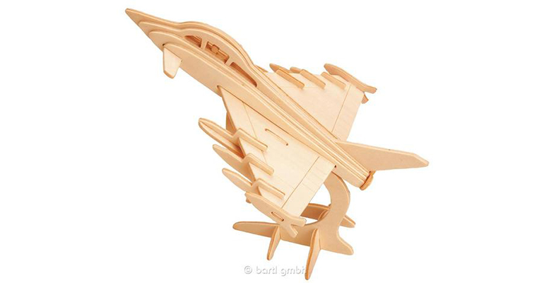 Aeroplano in legno come esempio di regali ecosostenibili per natale
