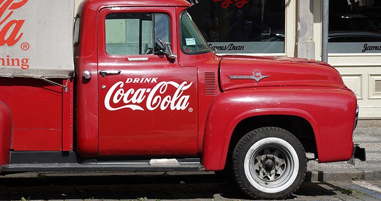 camioncino coca-cola come esempio di un mezzo per il flagship store