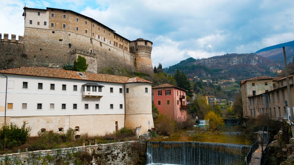Castello Rovereto, castelli in Trentino. Museo della Guerra